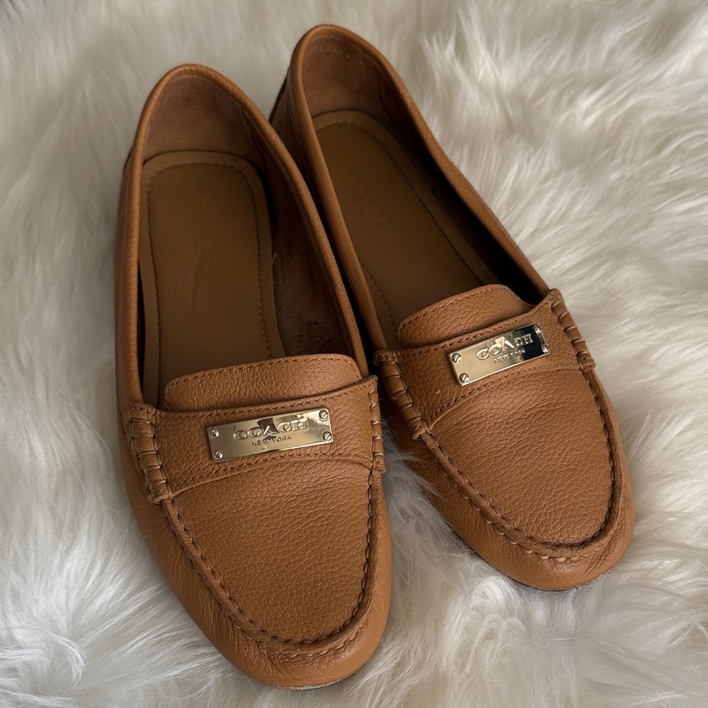 Coach Women's Brown Leather Loafers size 6